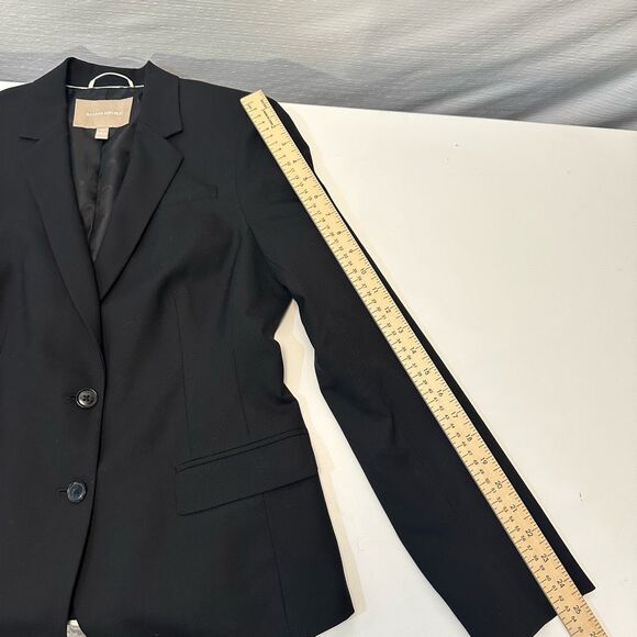 Banana Republic Women’s Wool Blazer Size 10 Black Office Classic Two Buttons - Picture 9 of 12
